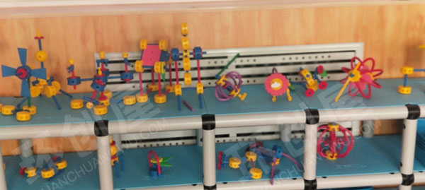 幼儿园建构区万能小工匠搭建环创图片