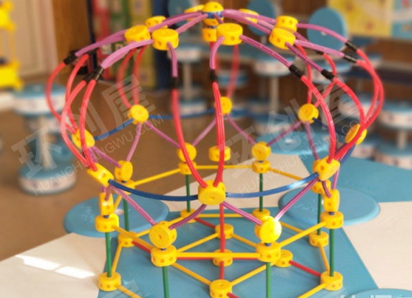 幼儿园建构区万能小工匠搭建环创图片